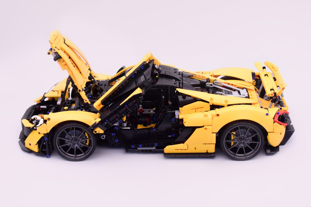 LEGO Technic 42172 McLaren P1 review 5 1024x683